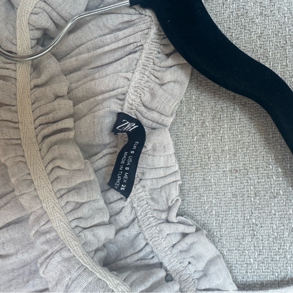 Zara Beige Ruffled Top - Picture 2 of 4